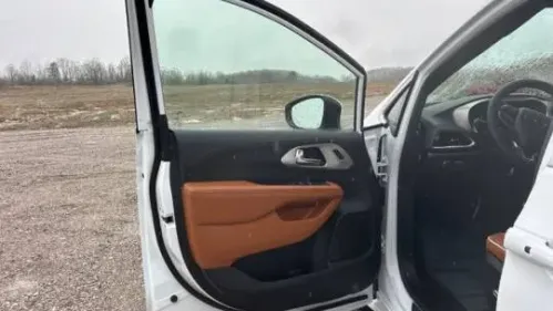2025 Chrysler Pacifica 2C4RC1N75SR564018