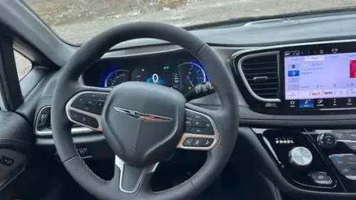 2025 Chrysler Pacifica 2C4RC1N75SR564018