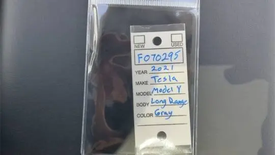 2021 Tesla Model Y 5YJYGDEE6MF070295