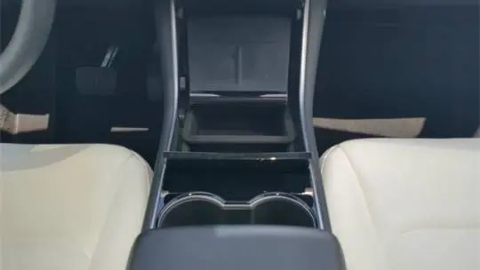 2021 Tesla Model Y 5YJYGDEE6MF070295