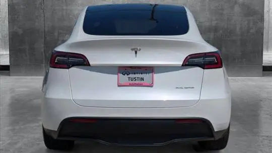 2020 Tesla Model Y 5YJYGDEE9LF028492
