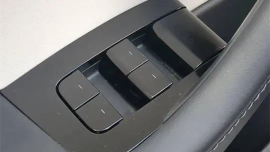 2021 Tesla Model Y 5YJYGDEE6MF070295