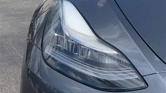 2021 Tesla Model Y 5YJYGDEE6MF070295