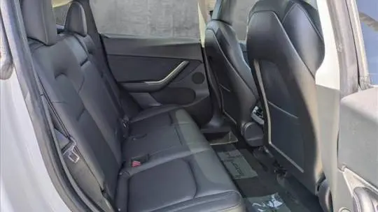 2020 Tesla Model Y 5YJYGDEE9LF028492