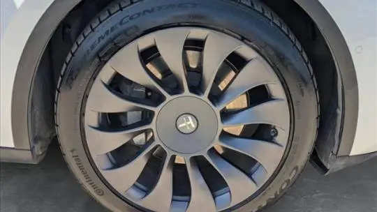 2020 Tesla Model Y 5YJYGDEE9LF028492