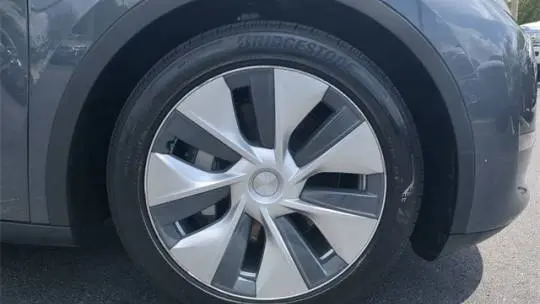 2021 Tesla Model Y 5YJYGDEE6MF070295