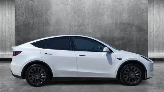 2020 Tesla Model Y 5YJYGDEE9LF028492