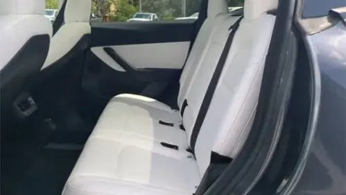 2021 Tesla Model Y 5YJYGDEE6MF070295