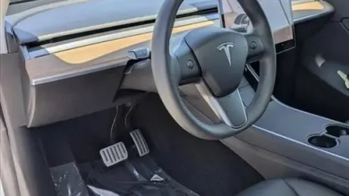 2020 Tesla Model Y 5YJYGDEE9LF028492