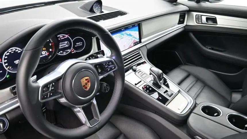 2018 Porsche Panamera WP0AE2A78JL130850