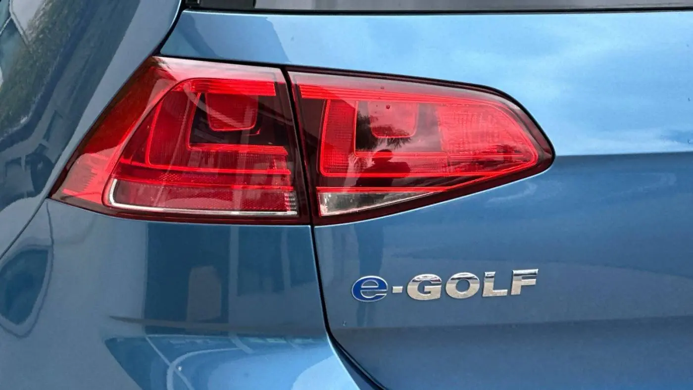 2016 Volkswagen e-Golf WVWKP7AU5GW911818
