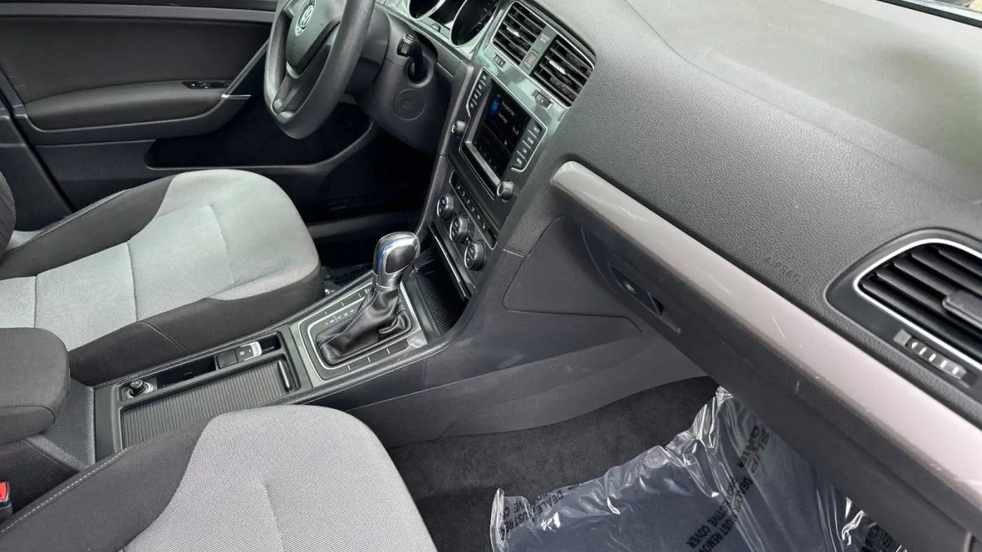 2016 Volkswagen e-Golf WVWKP7AU5GW911818
