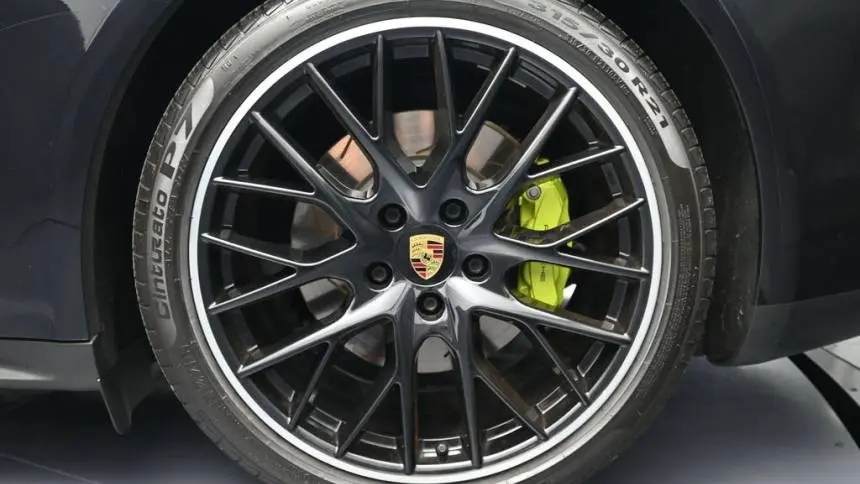 2018 Porsche Panamera WP0AE2A78JL130850