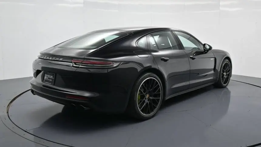 2018 Porsche Panamera WP0AE2A78JL130850