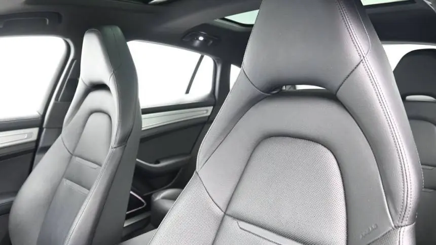 2018 Porsche Panamera WP0AE2A78JL130850
