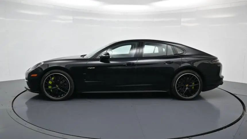 2018 Porsche Panamera WP0AE2A78JL130850