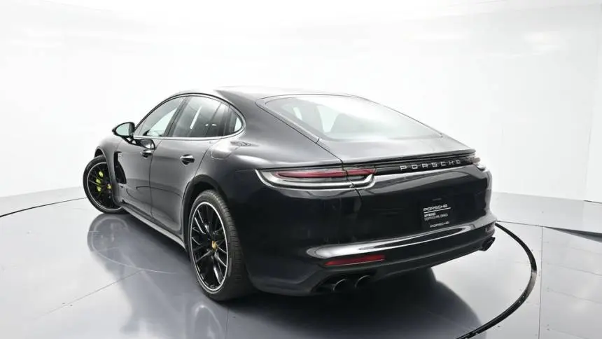 2018 Porsche Panamera WP0AE2A78JL130850