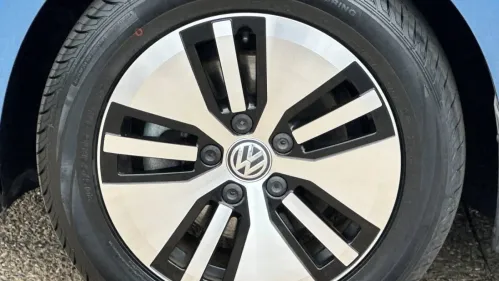 2016 Volkswagen e-Golf WVWKP7AU5GW911818