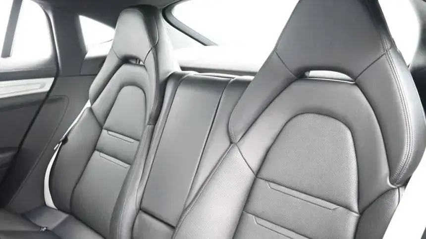 2018 Porsche Panamera - Images - 6