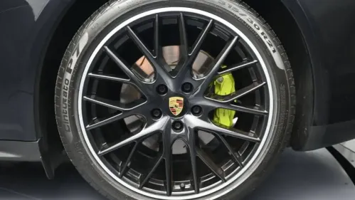 2018 Porsche Panamera WP0AE2A78JL130850
