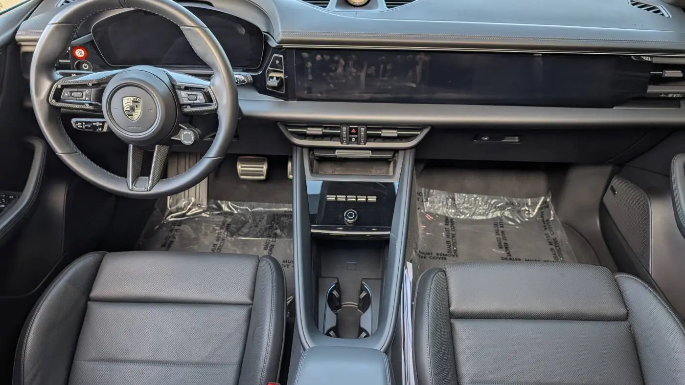 2024 Porsche Macan Electric WP1AC2XA8RL200136