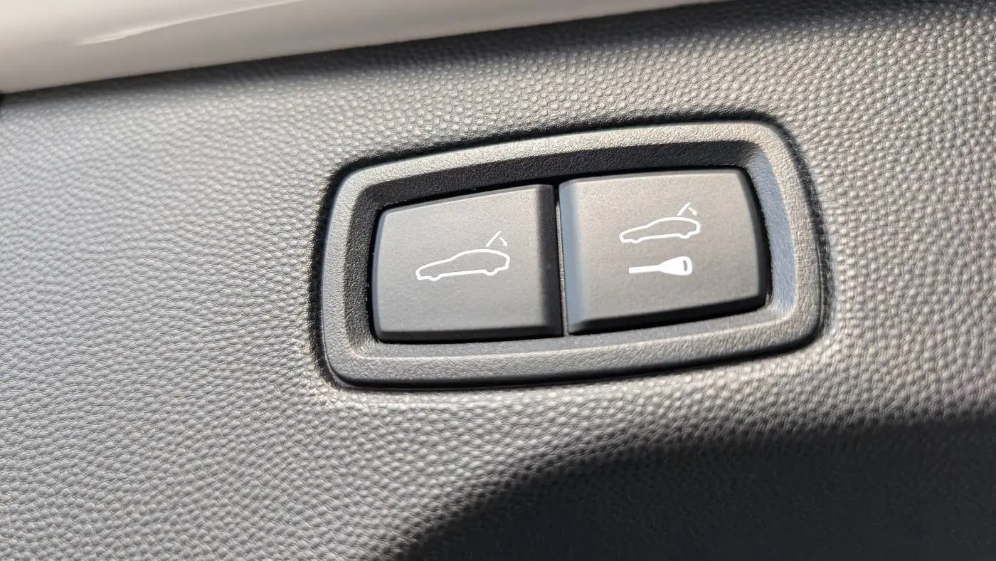 2024 Porsche Macan Electric WP1AC2XA8RL200136