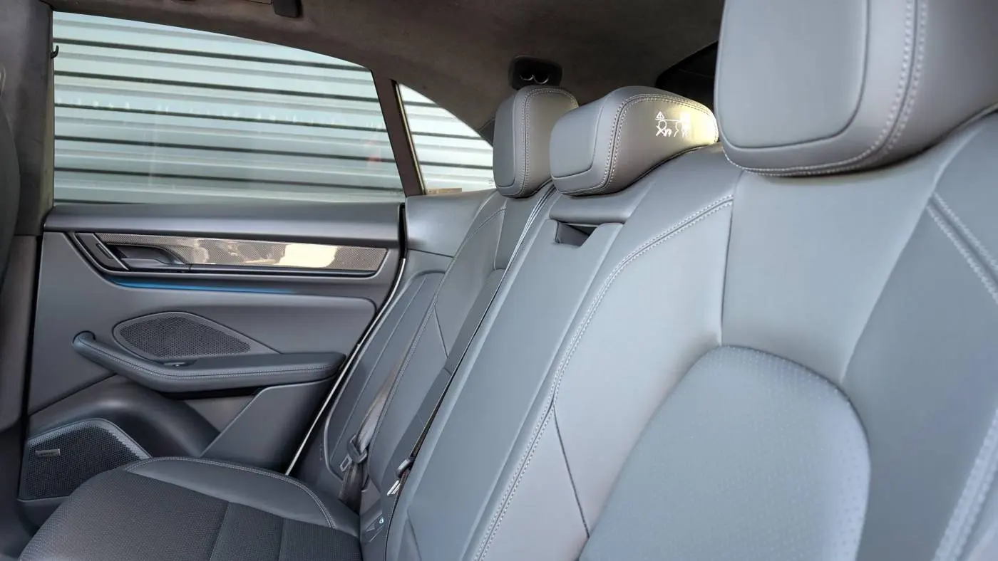 2024 Porsche Macan Electric WP1AC2XA8RL200136