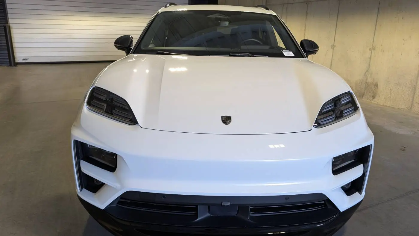 2024 Porsche Macan Electric WP1AC2XA8RL200136