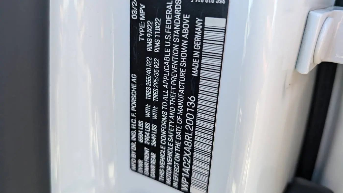 2024 Porsche Macan Electric WP1AC2XA8RL200136