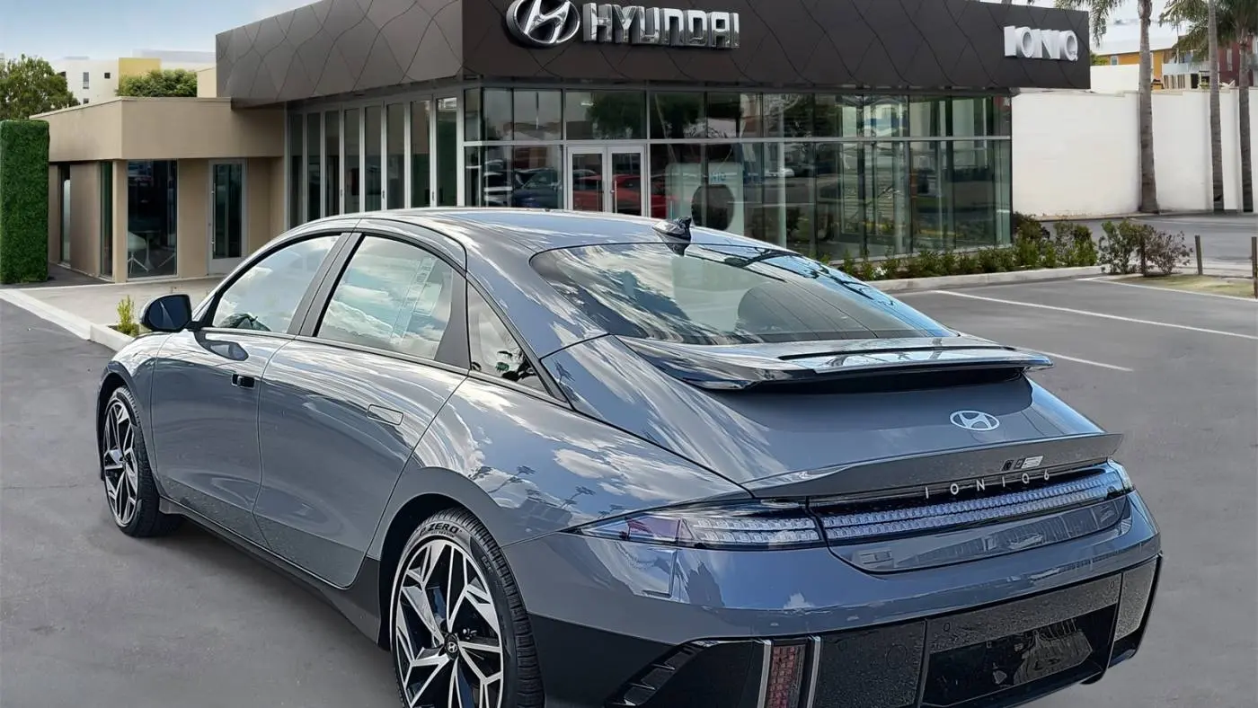 2025 Hyundai IONIQ 6 KMHM34AC3SA082758
