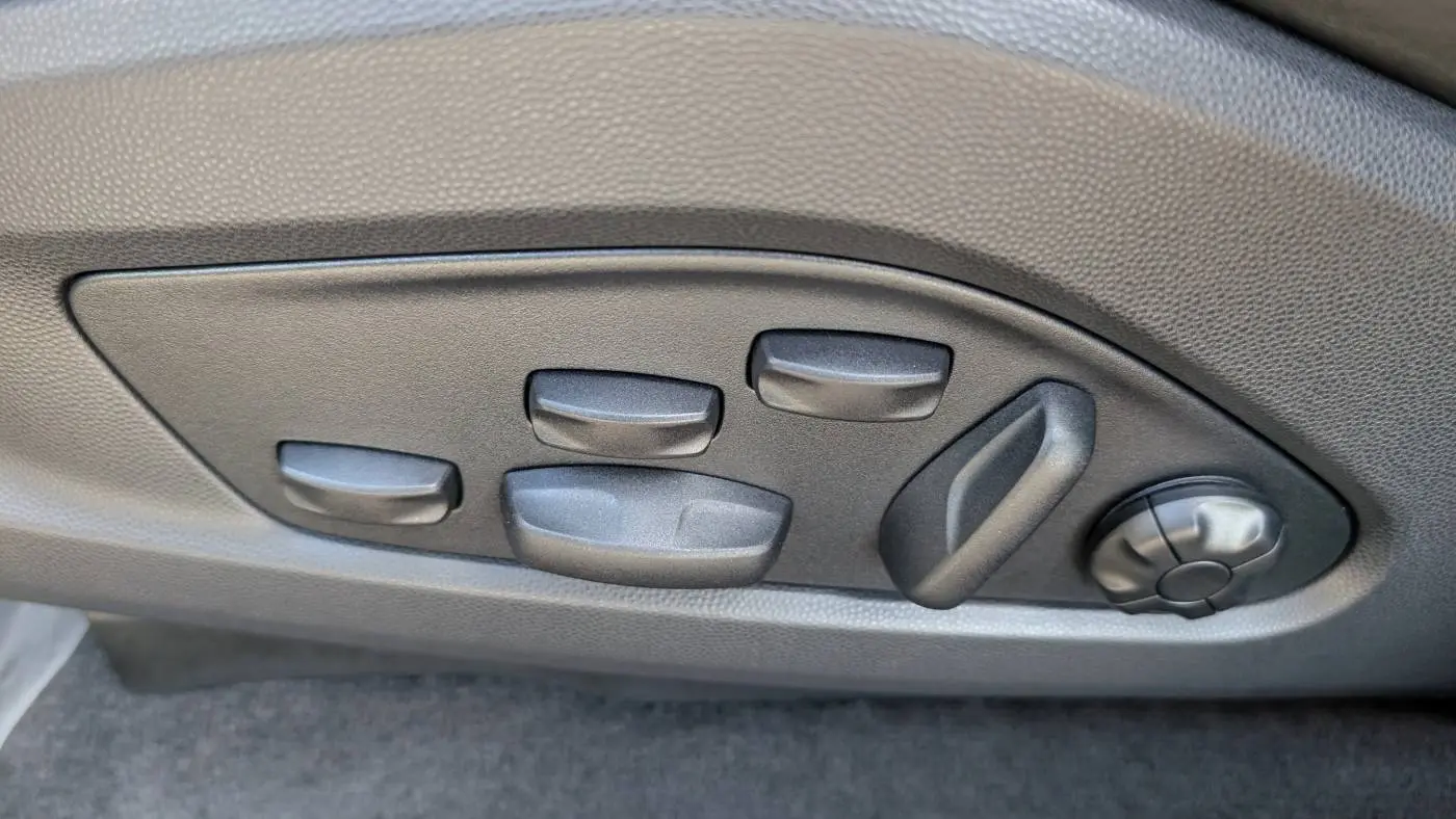 2024 Porsche Macan Electric WP1AC2XA8RL200136