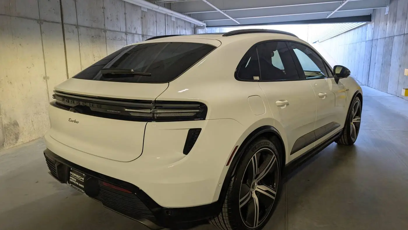 2024 Porsche Macan Electric WP1AC2XA8RL200136