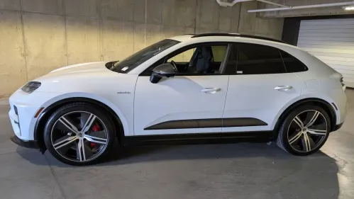 2024 Porsche Macan Electric WP1AC2XA8RL200136