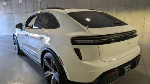 2024 Porsche Macan Electric WP1AC2XA8RL200136