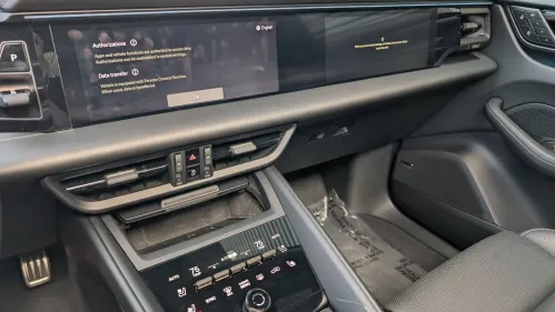 2024 Porsche Macan Electric WP1AC2XA8RL200136