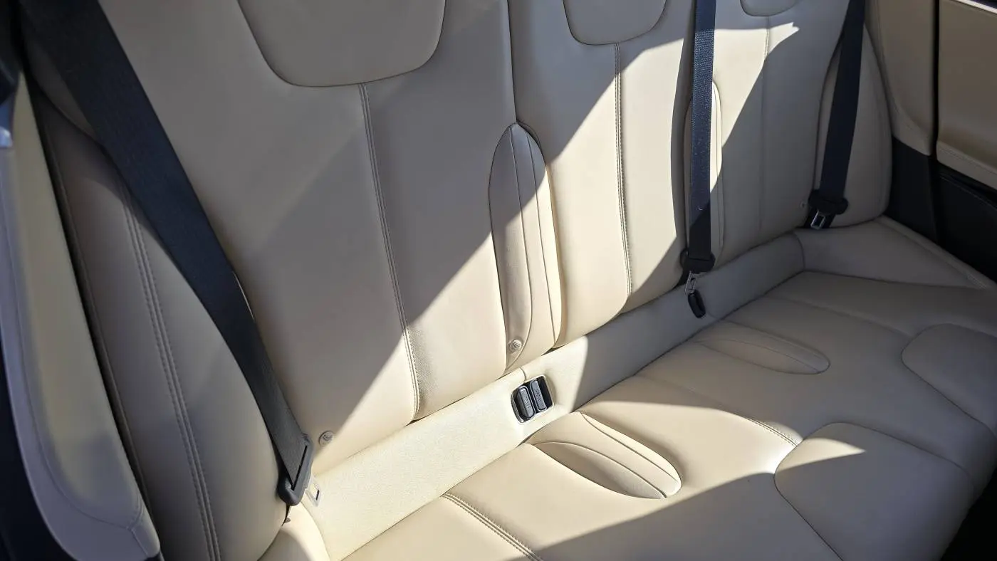 2016 Tesla Model S 5YJSA1E19GF123451
