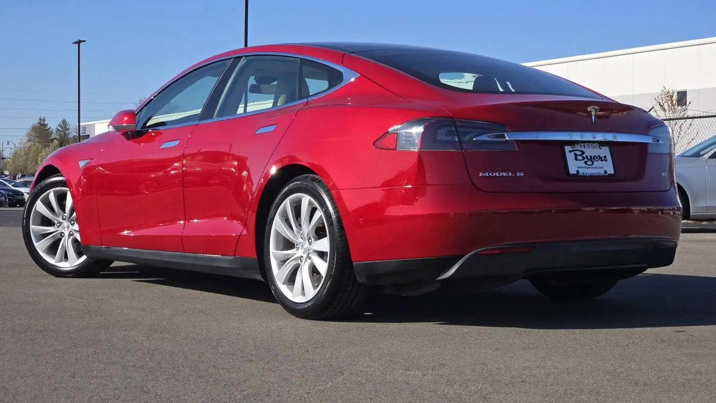 2016 Tesla Model S 5YJSA1E19GF123451