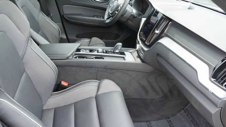 2022 Volvo XC60 YV4BR0DM4N1992699