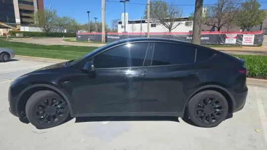 2021 Tesla Model Y 5YJYGAEE1MF184428
