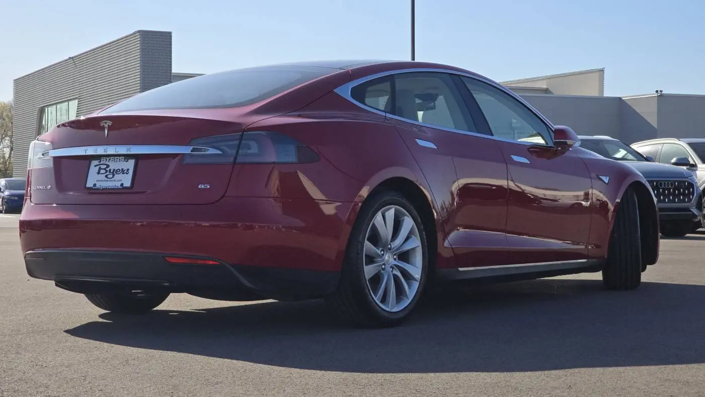 2016 Tesla Model S 5YJSA1E19GF123451