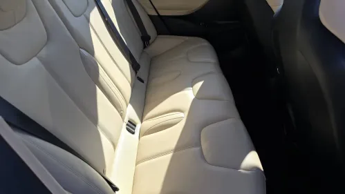 2016 Tesla Model S 5YJSA1E19GF123451