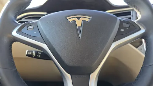 2016 Tesla Model S 5YJSA1E19GF123451