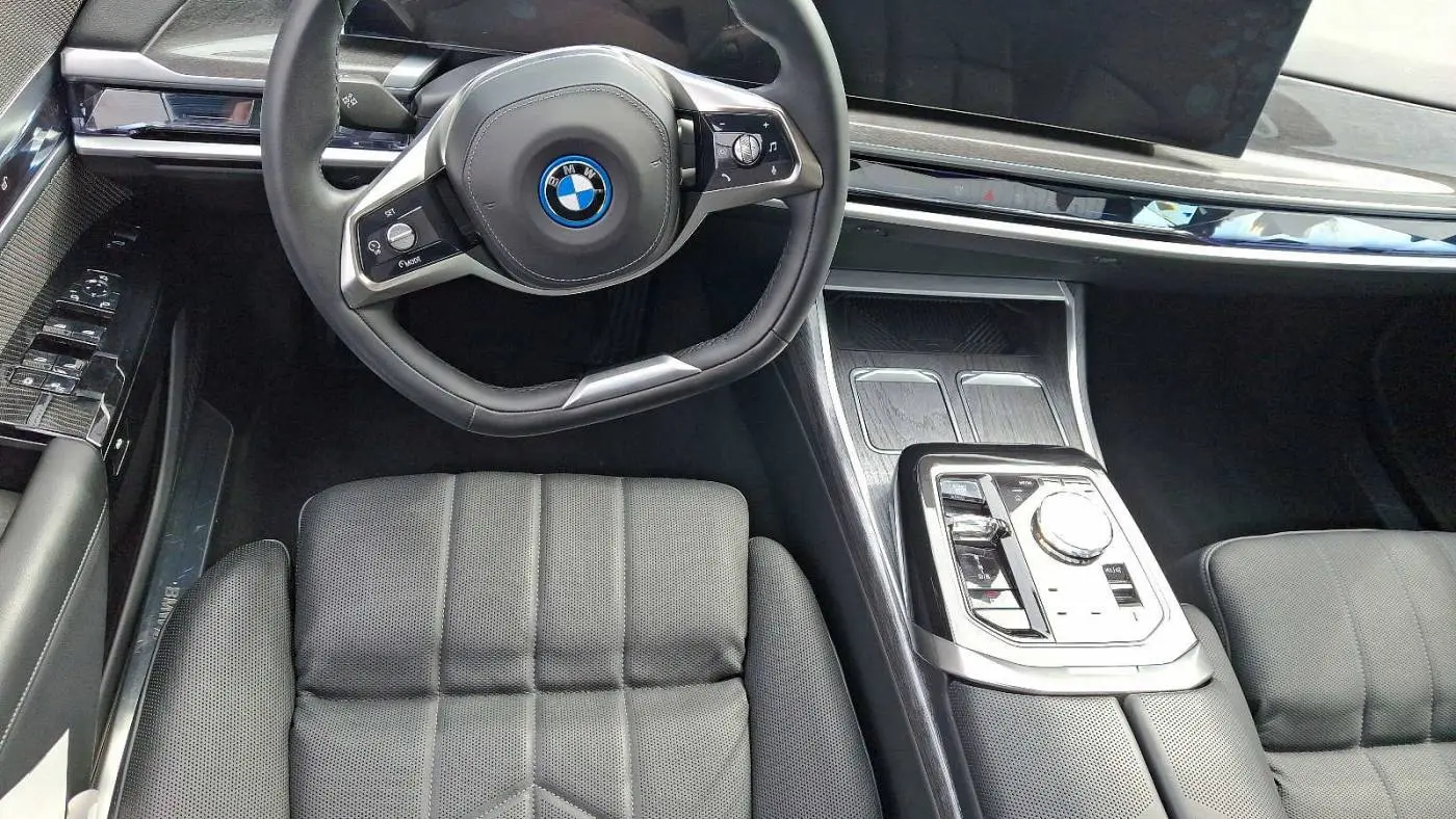 2023 BMW i7 WBY53EJ08PCN86074