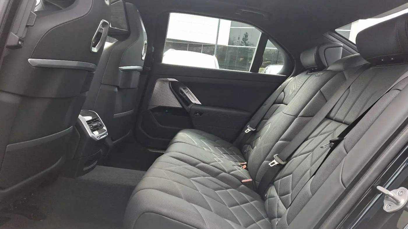 2023 BMW i7 WBY53EJ08PCN86074