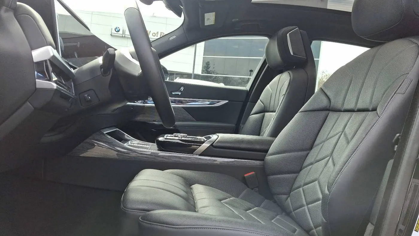 2023 BMW i7 WBY53EJ08PCN86074