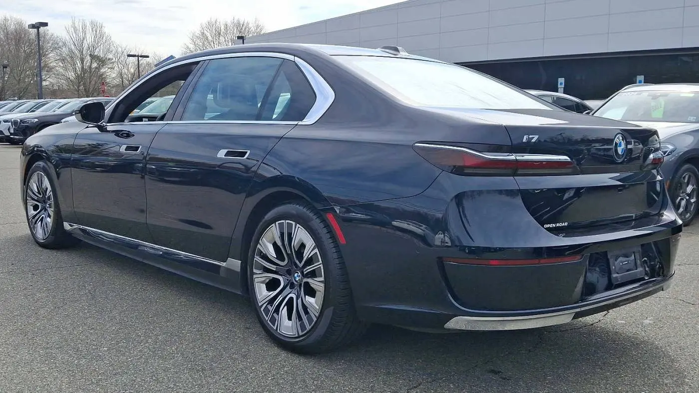 2023 BMW i7 WBY53EJ08PCN86074