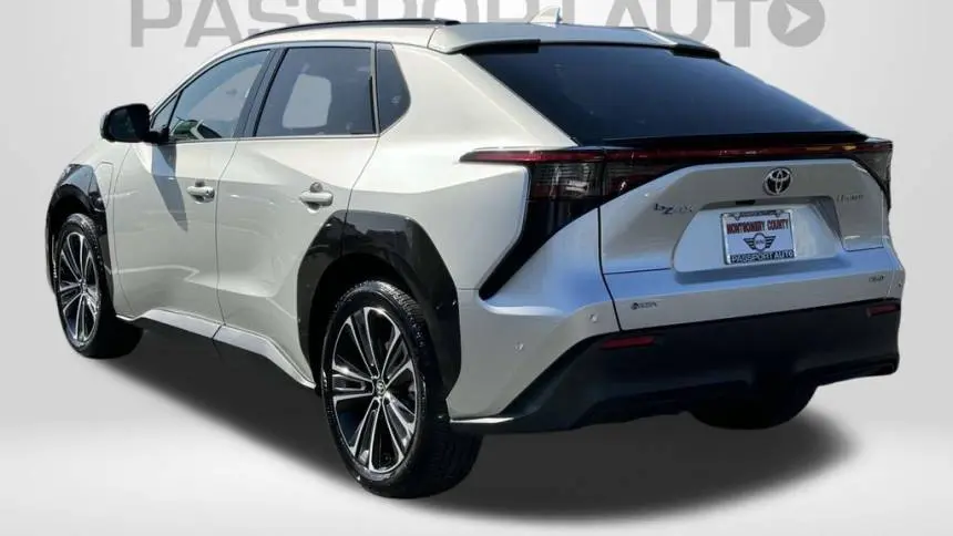 2024 Toyota bZ4X JTMABACA7RA072989