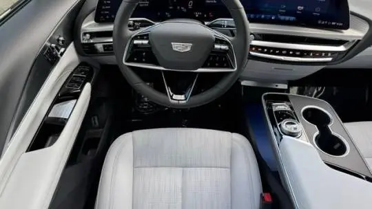 2025 Cadillac Lyriq 1GYKPURK7SZ310977