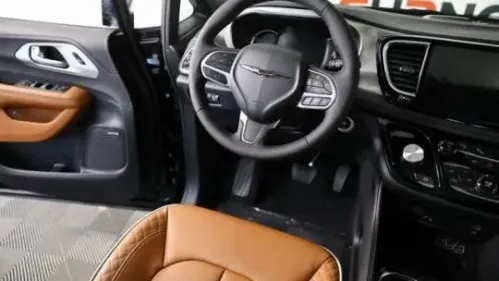 2025 Chrysler Pacifica 2C4RC1N78SR577930