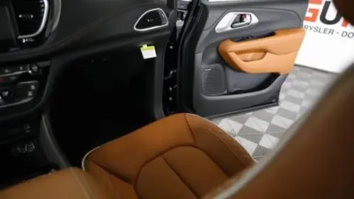 2025 Chrysler Pacifica 2C4RC1N78SR577930